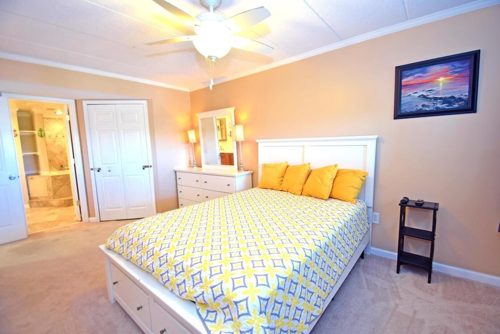 Harbour Island 304m 2 Bedroom Condo view 2
