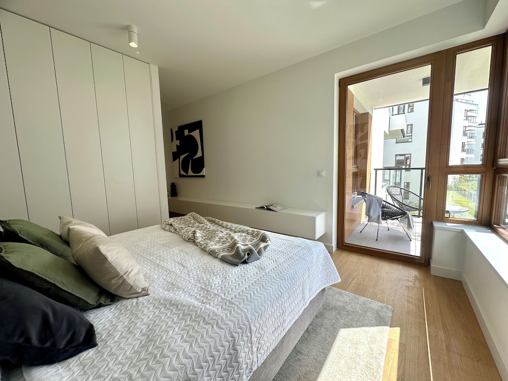 Ludwiki Apartment by Renters Prestige view 2