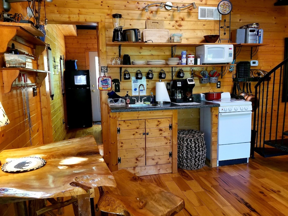 Bear Creek Lodge and Cabins in Helen Ga - Pet Friendly, River on Property, Walking Distance to downtown Helen