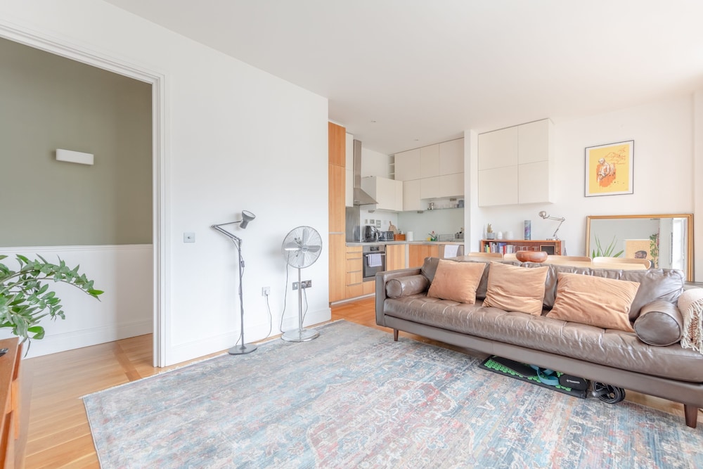 Stylish & Bright 1BD Flat - Peckham