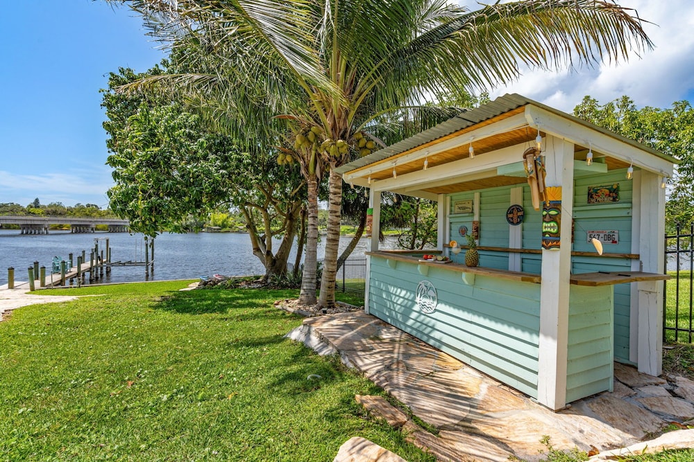 Mango Shores