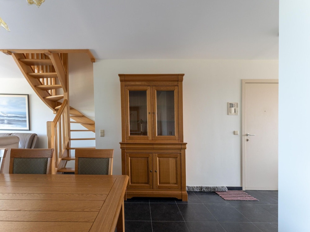 Bright Coastal Stay in Bredene