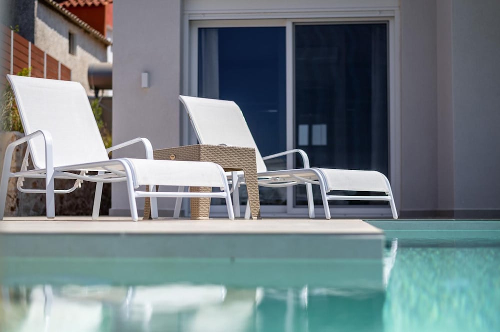 Casa di Pietra With 2 Bedrooms and 3 Bathrooms