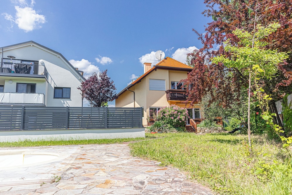 Luxury Garden Villa Sleeps 16 Guests
