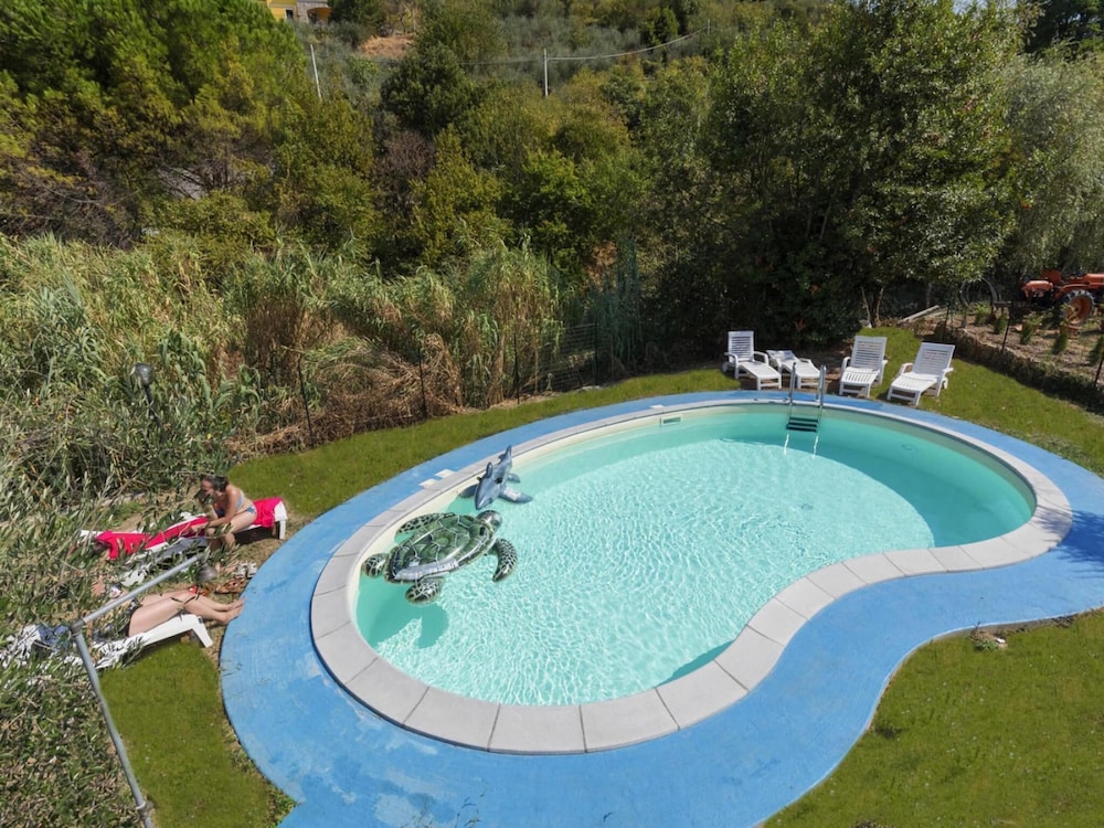 Lovely Holiday Flat With Shared Pool in Lerici photo 3