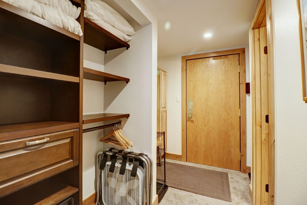 CM337H Copper Mtn Inn 1Br 1Ba Hotel Room