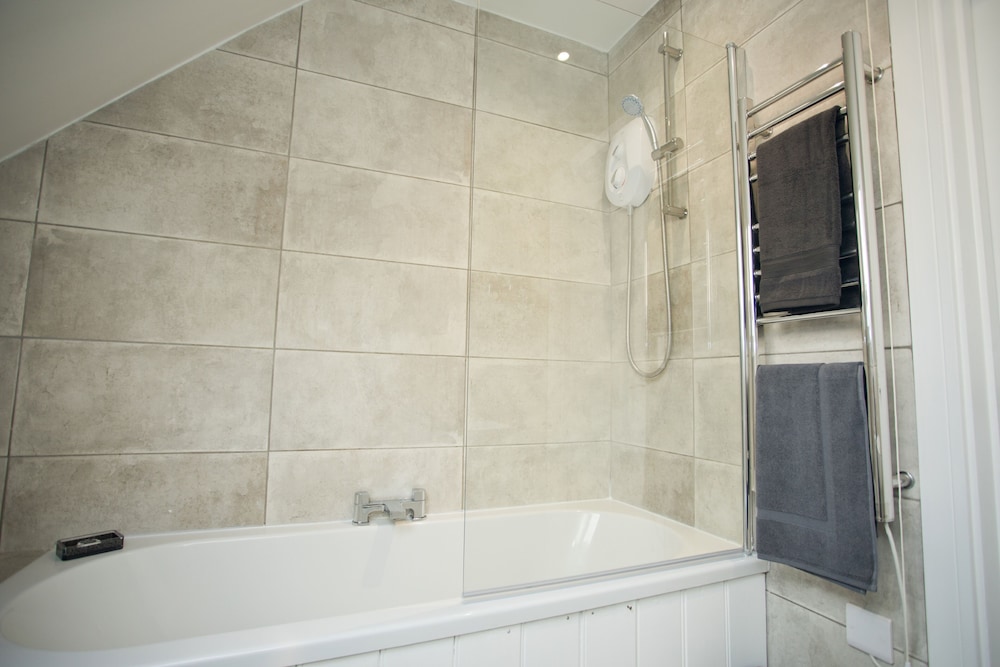 2br-central-15minwalktobeach-freeparking-wifi