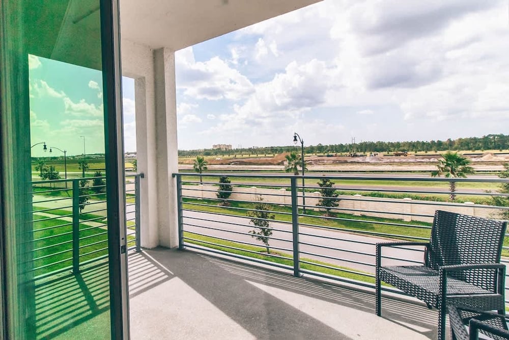 Beautiful Decor 2BR Apartment Near Disney