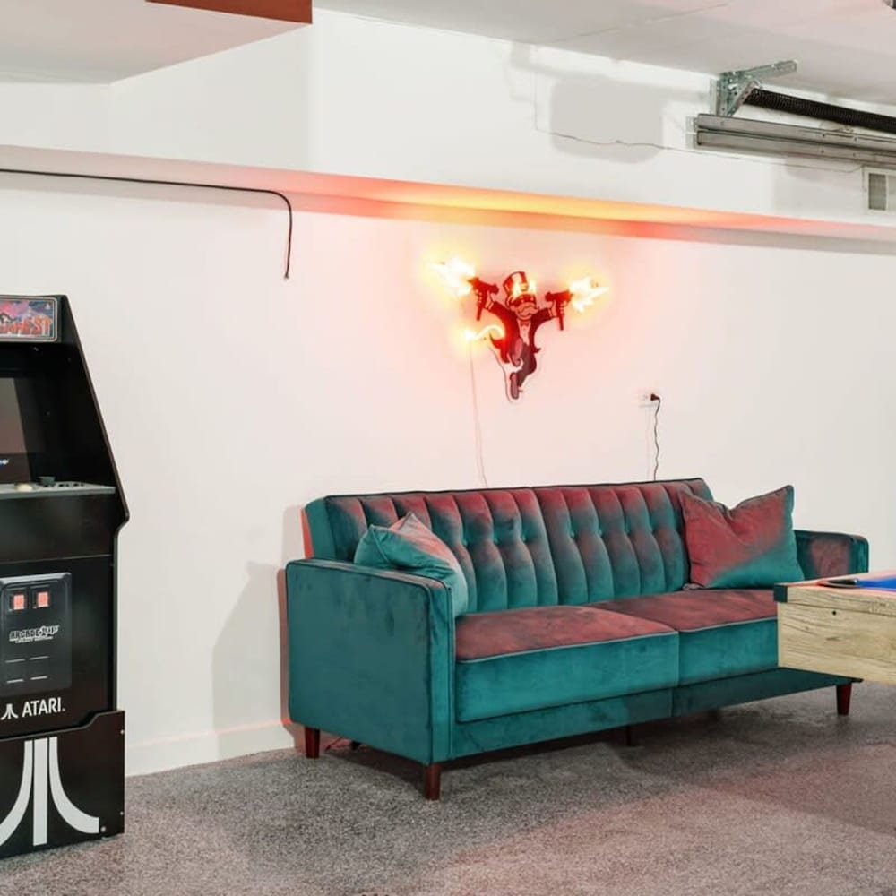 5BR 5BA Architectural Estate-theatre Gym Rooftop