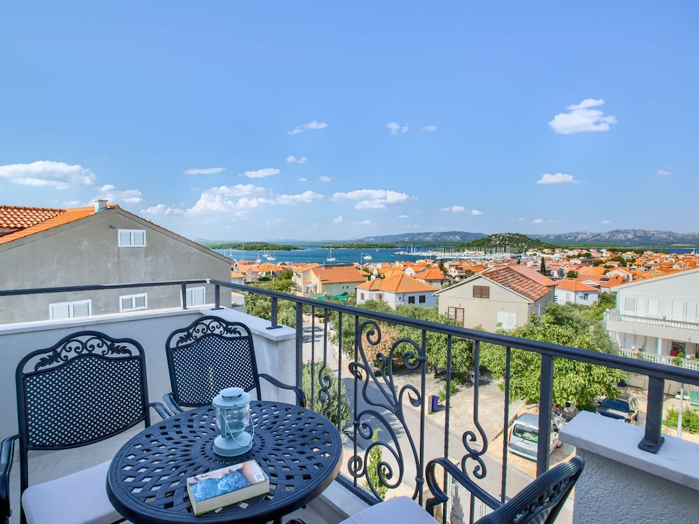 Apartment in Murter Near Beach and Pool view 5