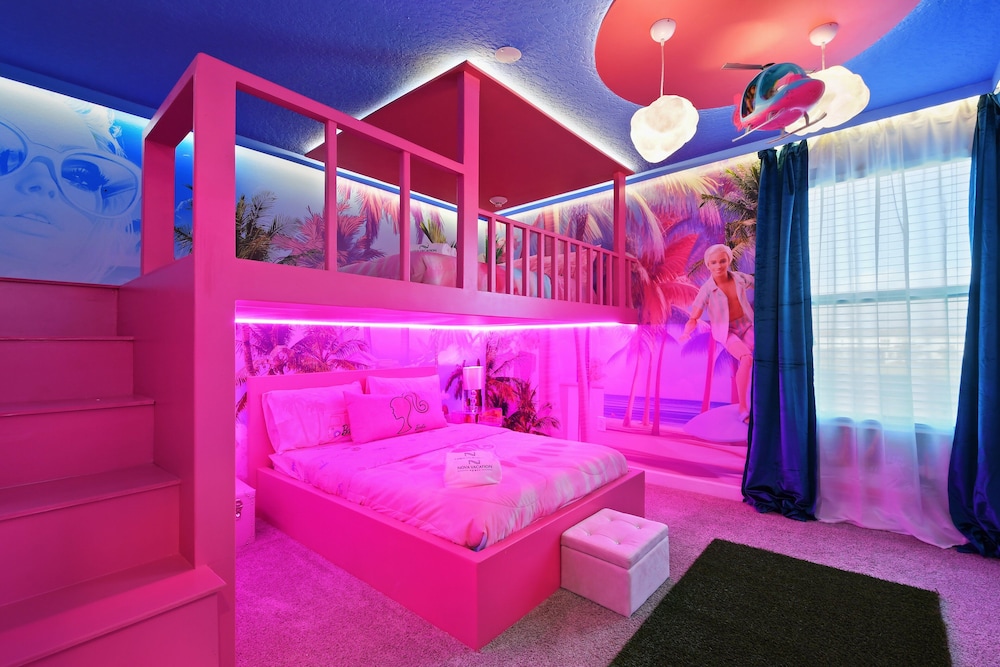 Epic Family Getaway: Themed Villa Near Disney !