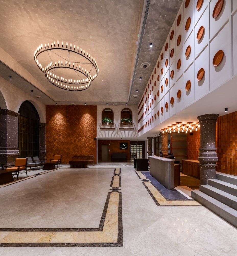 Lobby & Reception