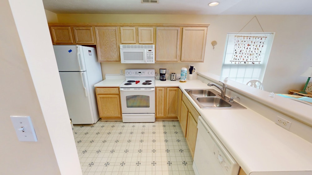River Oaks 7g 2 Bedroom Condo