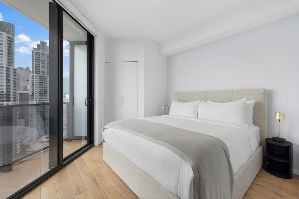 Luxury Studio with Stunning Views & Pool