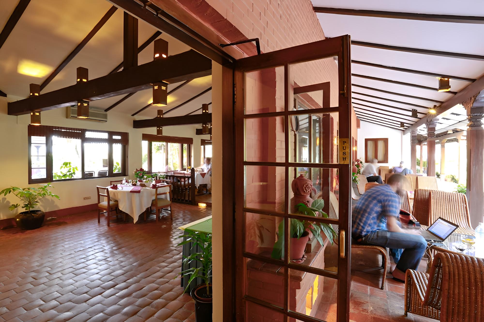 Summit Hotel