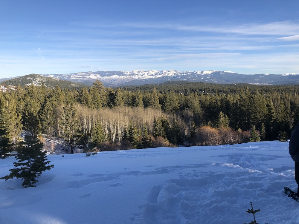 Bear Meadows Lodge - Hot Tub - Tahoe Donner 6 Bedroom Home by RedAwning view 2