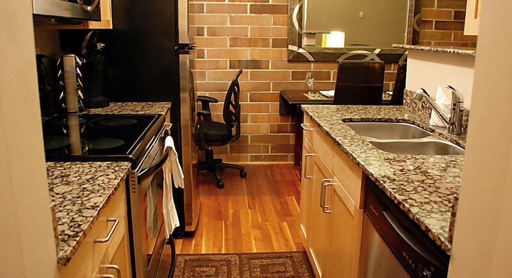Corporate Suites of Calgary - Sunnyside - Image 1