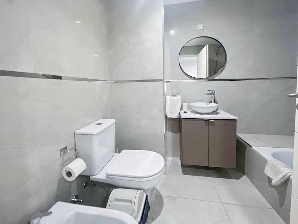 Ayres Suites Moreno