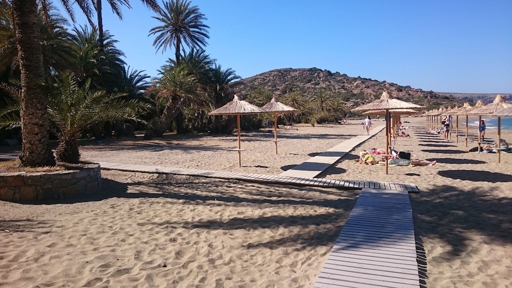 Lithos Traditional Houses