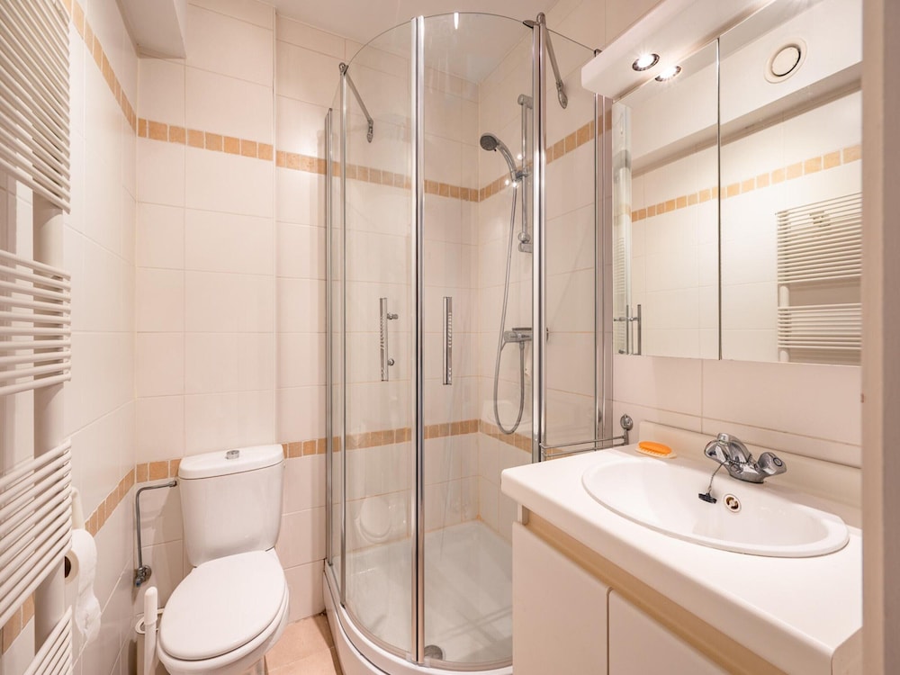Spacious 9-guest Knokke Apt