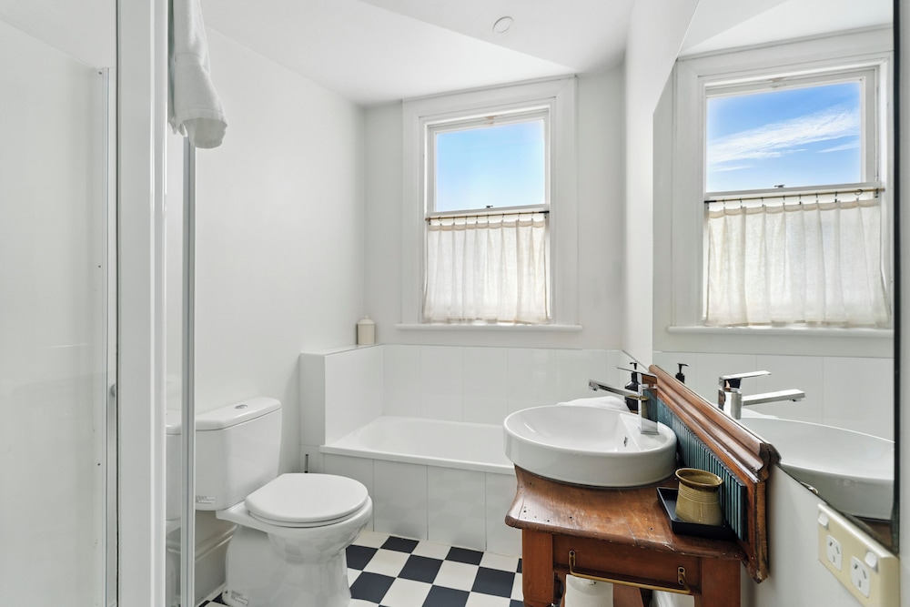 3 Bedroom House - Sandy Bay