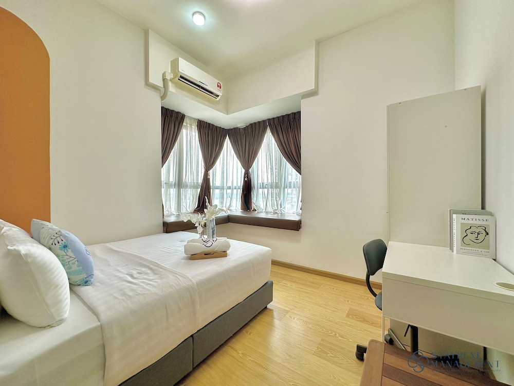 Country Garden Danga Bay Sea View Homestay by Stayrene