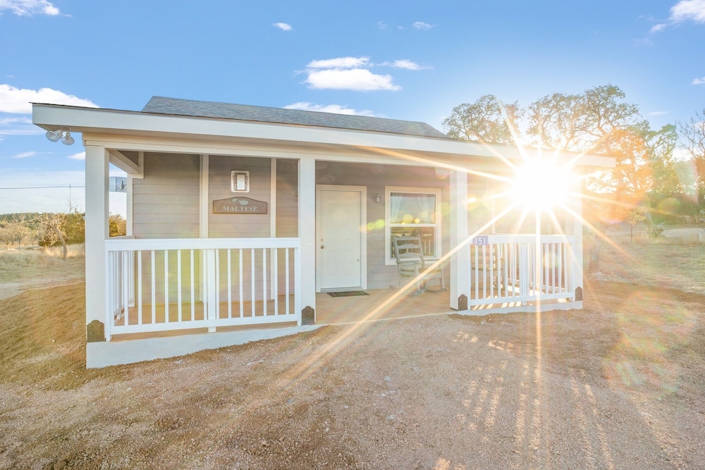 Appian Way Maltese Cottage 1 Bedroom Cabin by RedAwning view 5