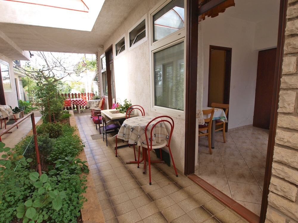Apartment Ana 1068