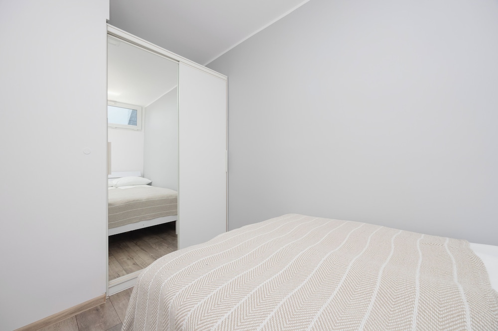 Al. Jana Pawła II Apartment by Renters view 5