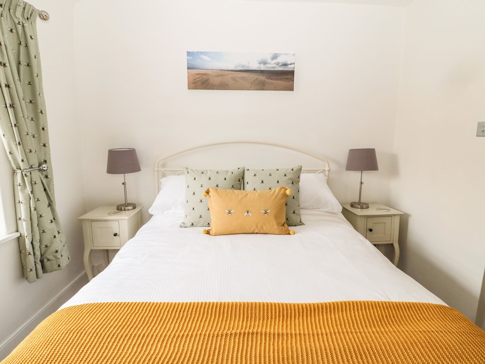 Curlew Cottage, 2 Fenkle Street