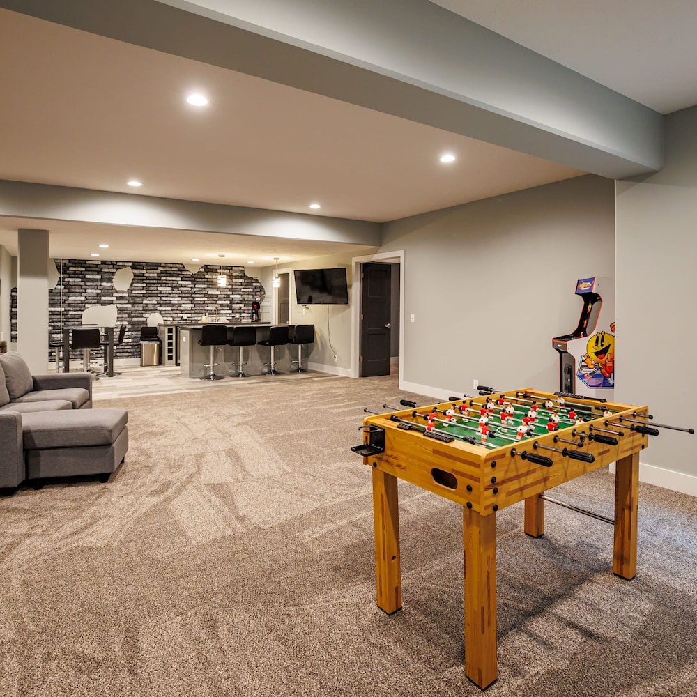 Luxury Retreat Modern 5BR Ranch in Bennington