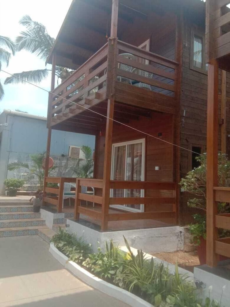 Surf House Beach Resort