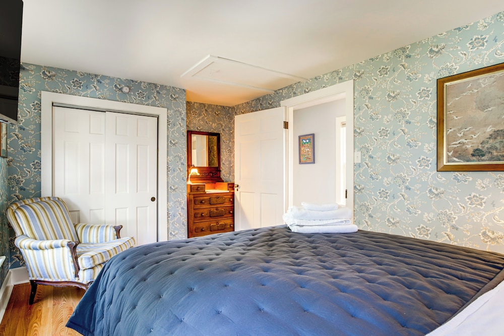 Charming Victorian Farmhouse on Historic Main St