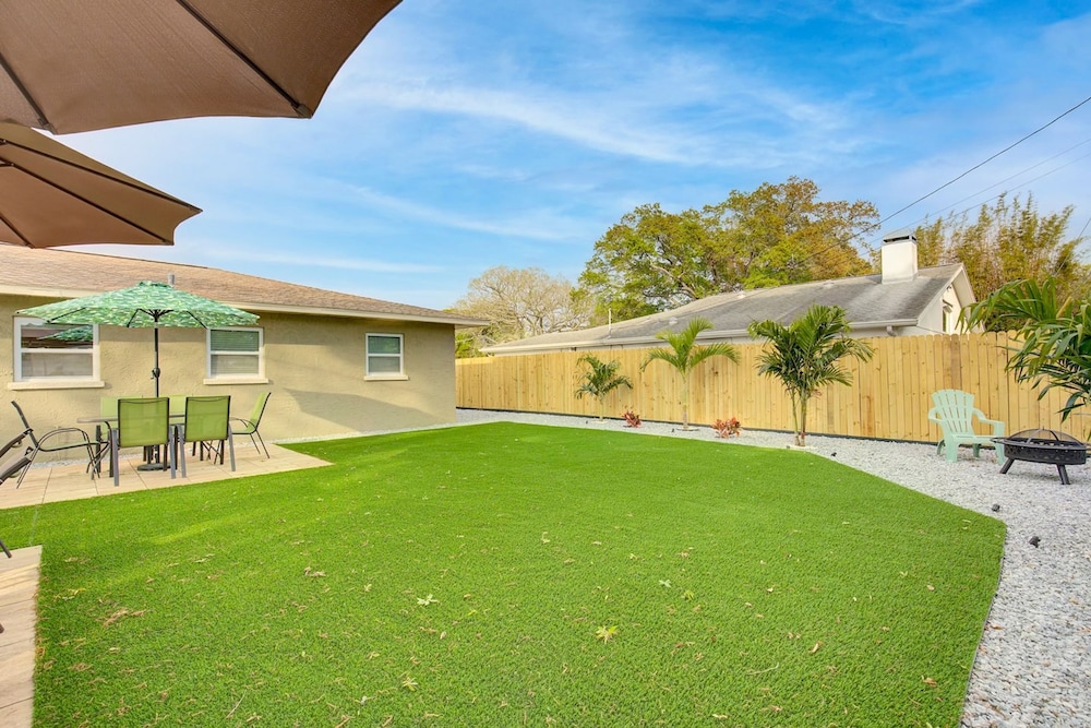 Palm Oasis 2 2 Serene Backyard Private Poolside