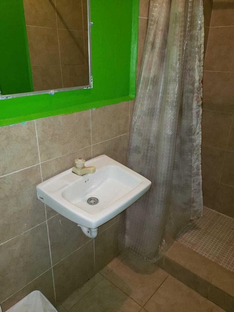 Hostal Guacamayos