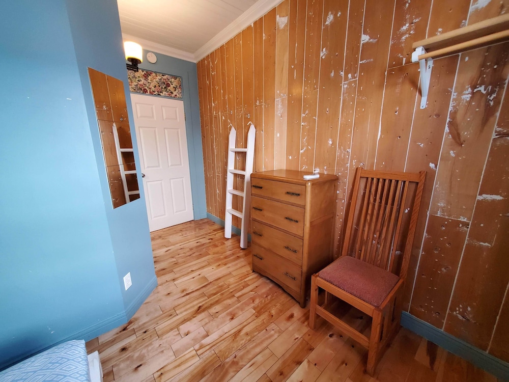 Levis Vacations - Auberge Jeunesse LouLou's Backpacker Hostel - Property Image 95
