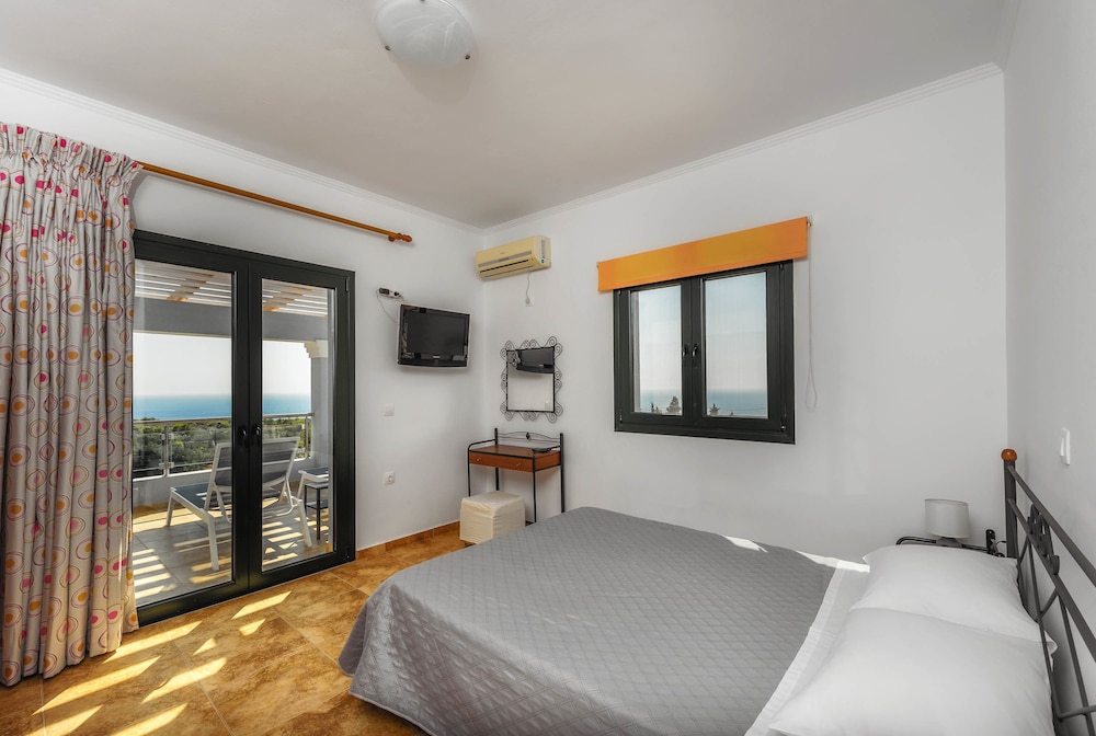 Alonaki Apartments view 3