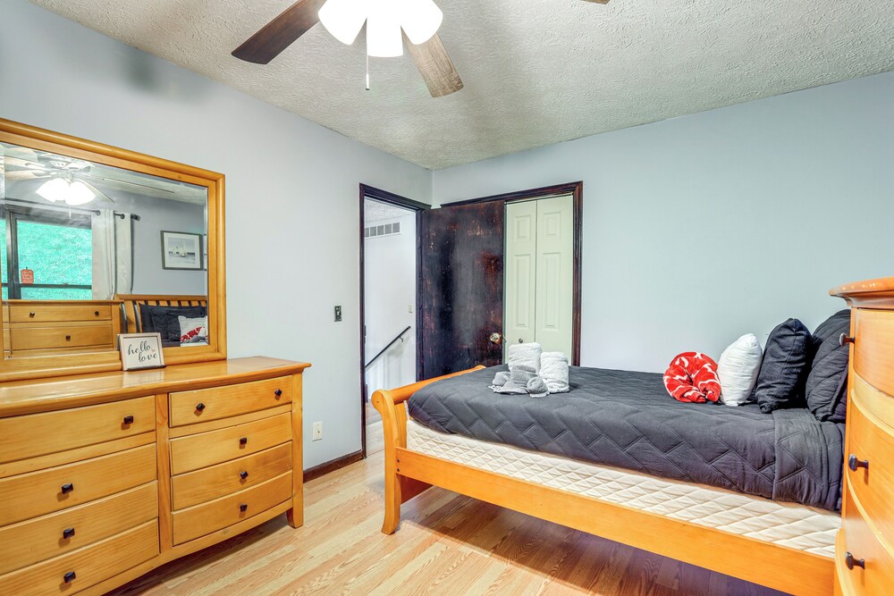 Group Getaway: Spacious Home in Stone Mountain!