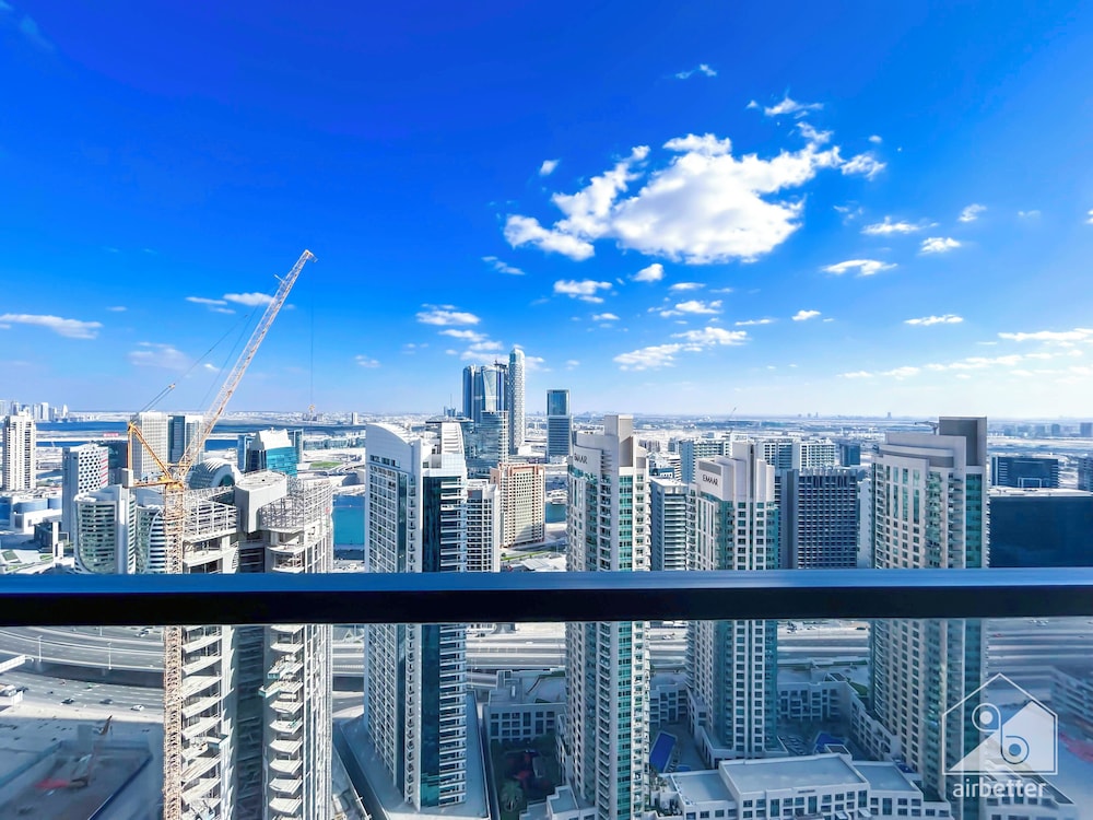 Luxurious Burj Royale One-bedroom & City Views