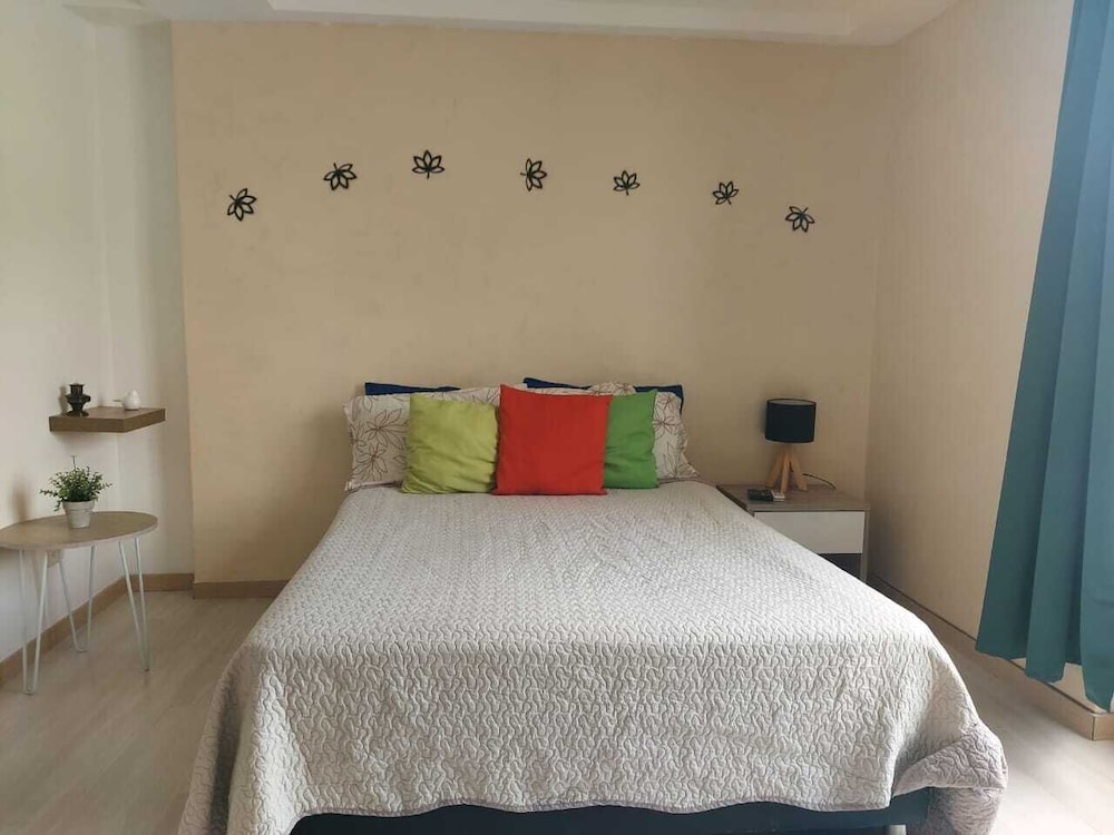 Lovely one bedroom condo in Laureles