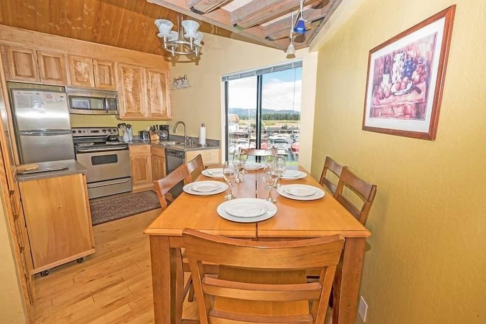 489 Ala Wai Blvd, 68 1 Bedroom Condo by RedAwning