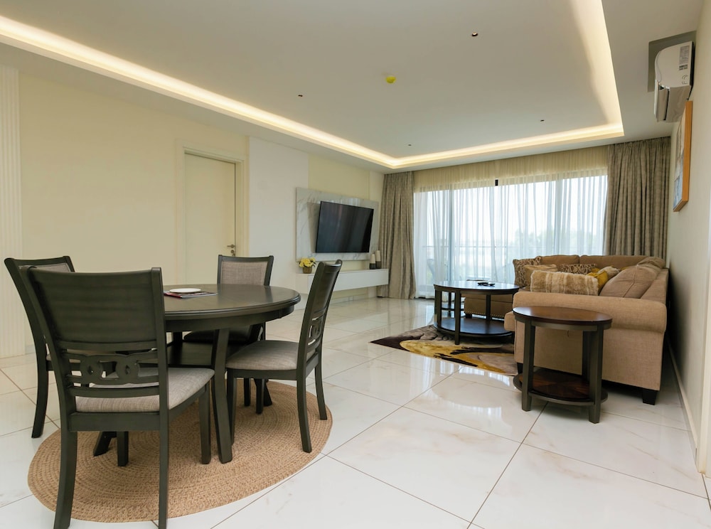 Citrine Court