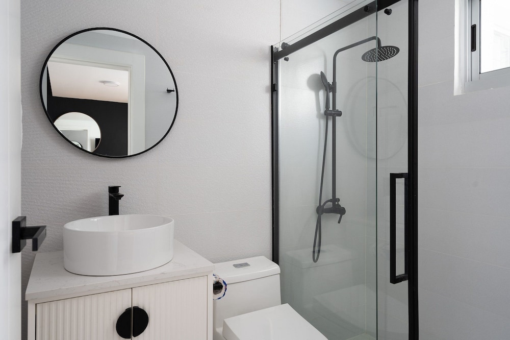 Shalom Residences By YellowKey