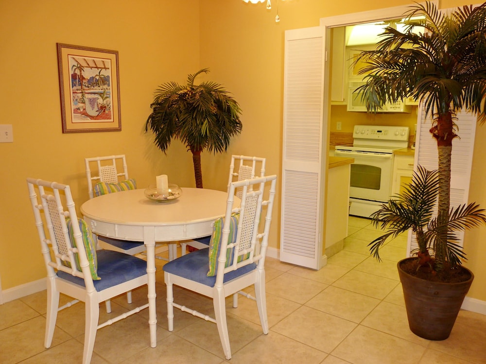 Bungalow-style Beachfront Condo With Pool