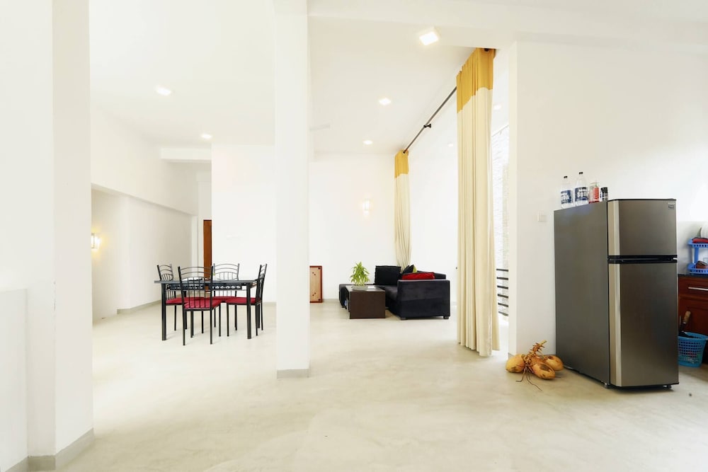 Room in Guest Room - Serene Oasis in Galle - Tranquil Retreat With Breathtaking Views