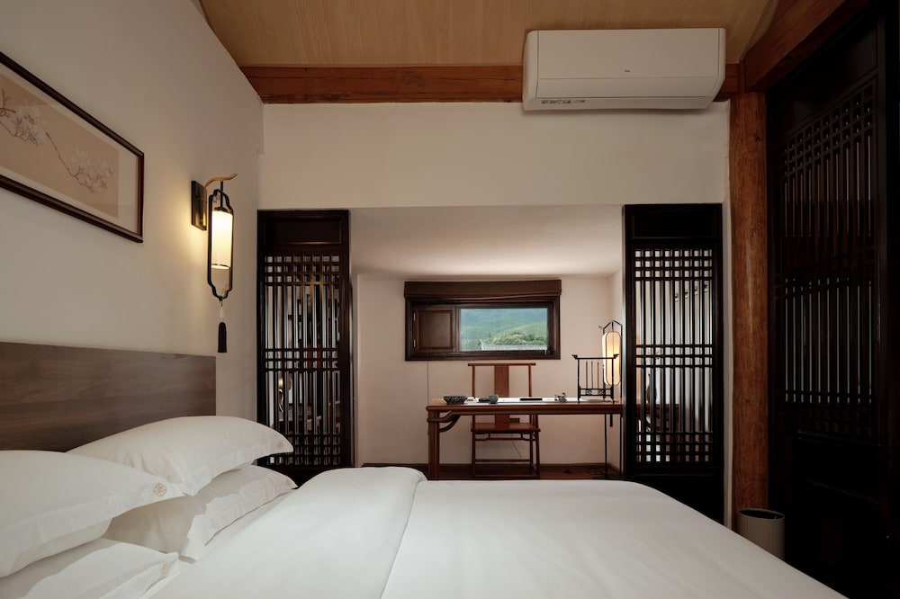Shaxi Ancient Town Chang Le Li Chinese Courtyard Hotel