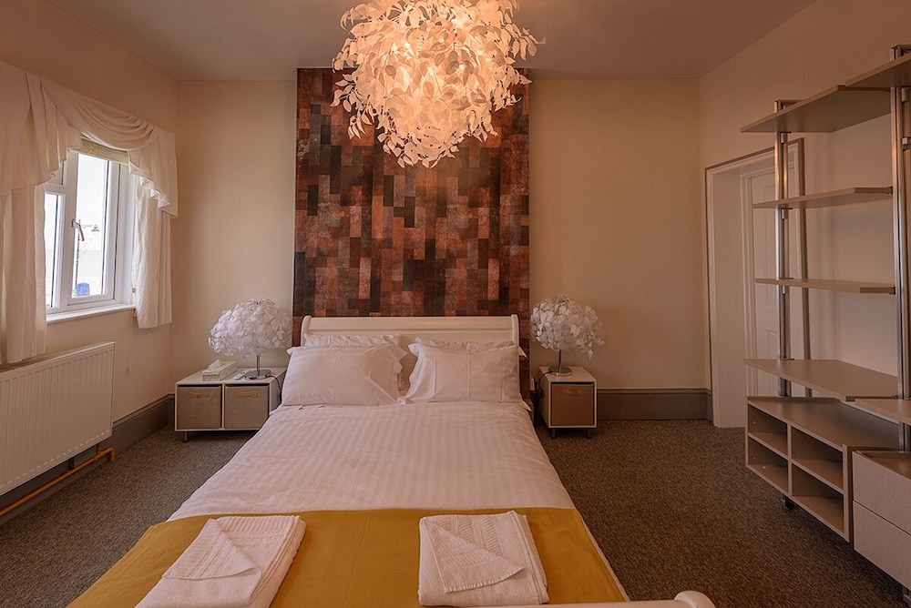 Shanklin Vacations - The Waterfront Inn - Property Image 1