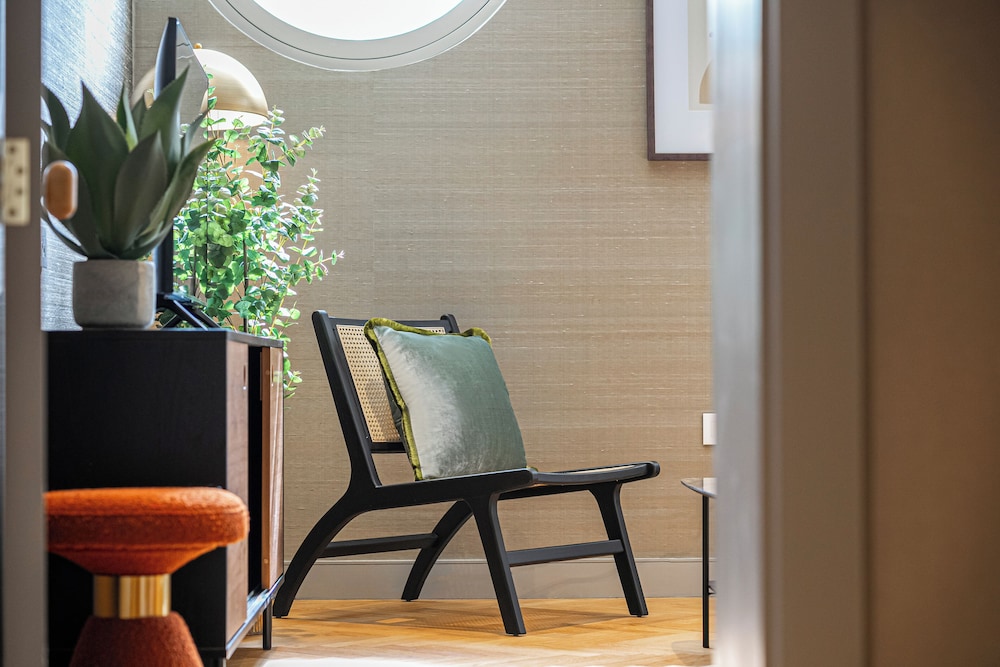 Luxury flats near Big Ben and London Eye