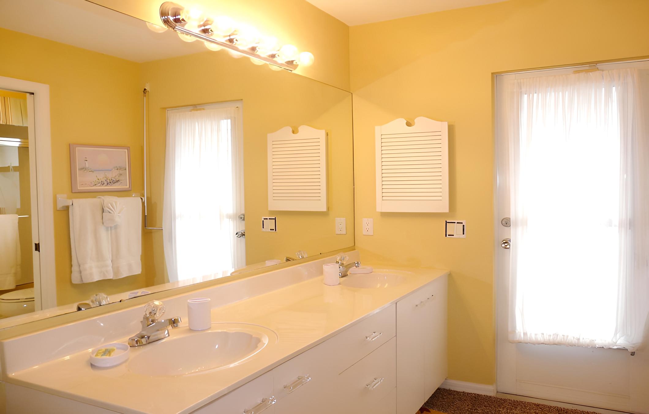 1615 Windmill Avenue view 2