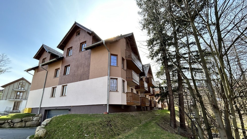 Apartamenty Sun & Snow Nad Łomnicą view 5